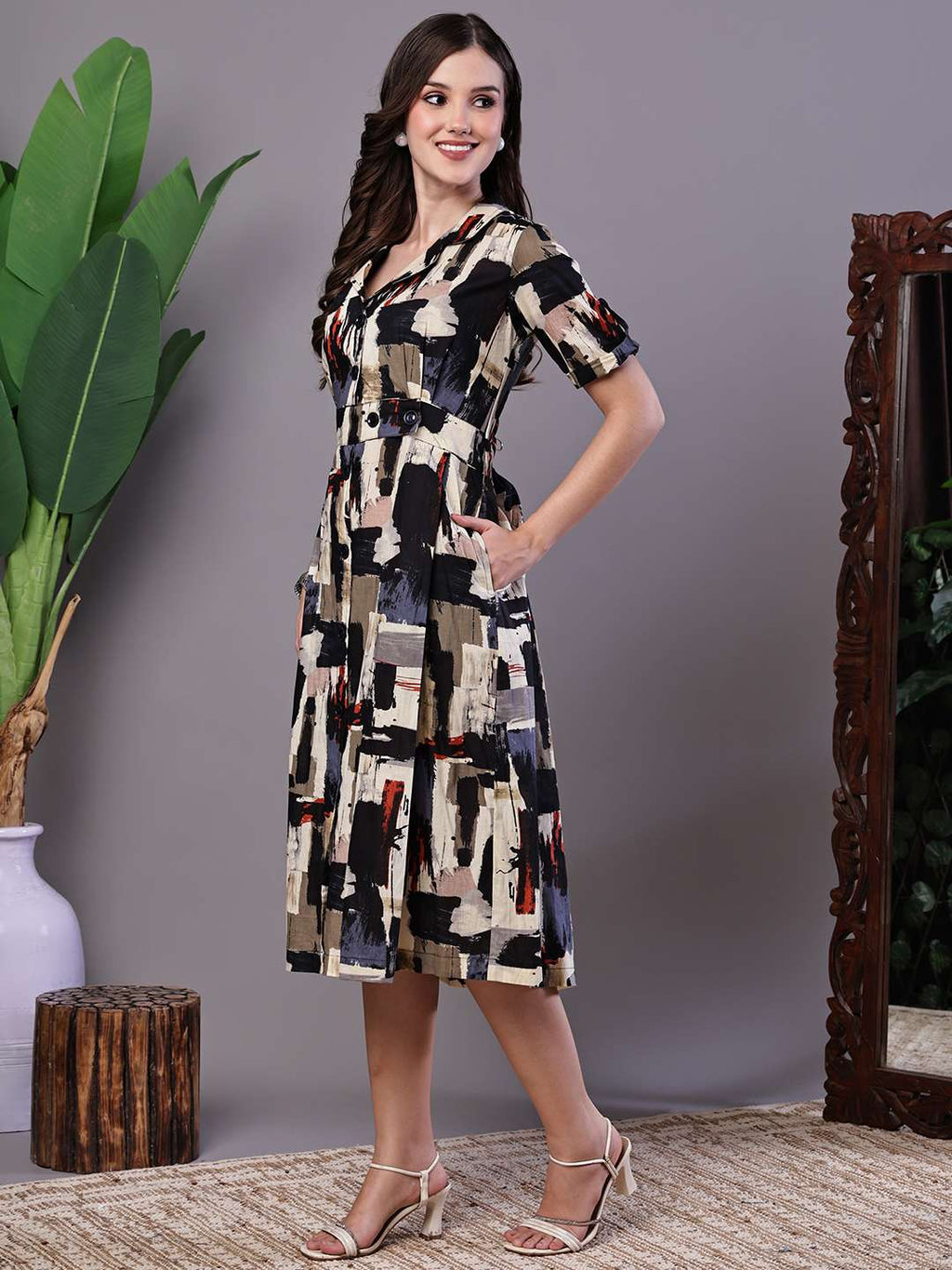 Women’s Beige & Black Abstract Print Cotton Shirt Dress Midi Dresses