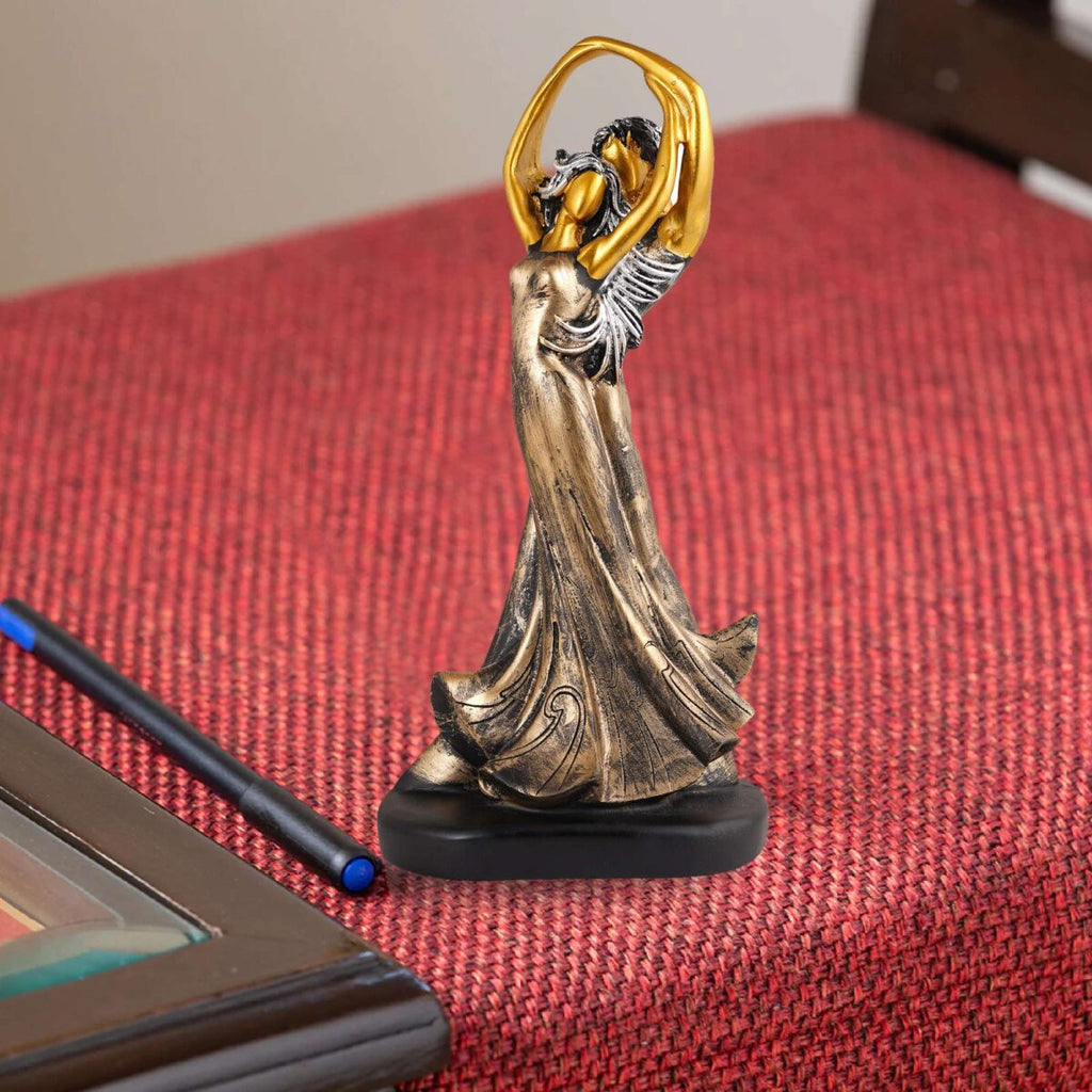 Couples symbolizes true love, Romantic Gift Showpieces brown Golden